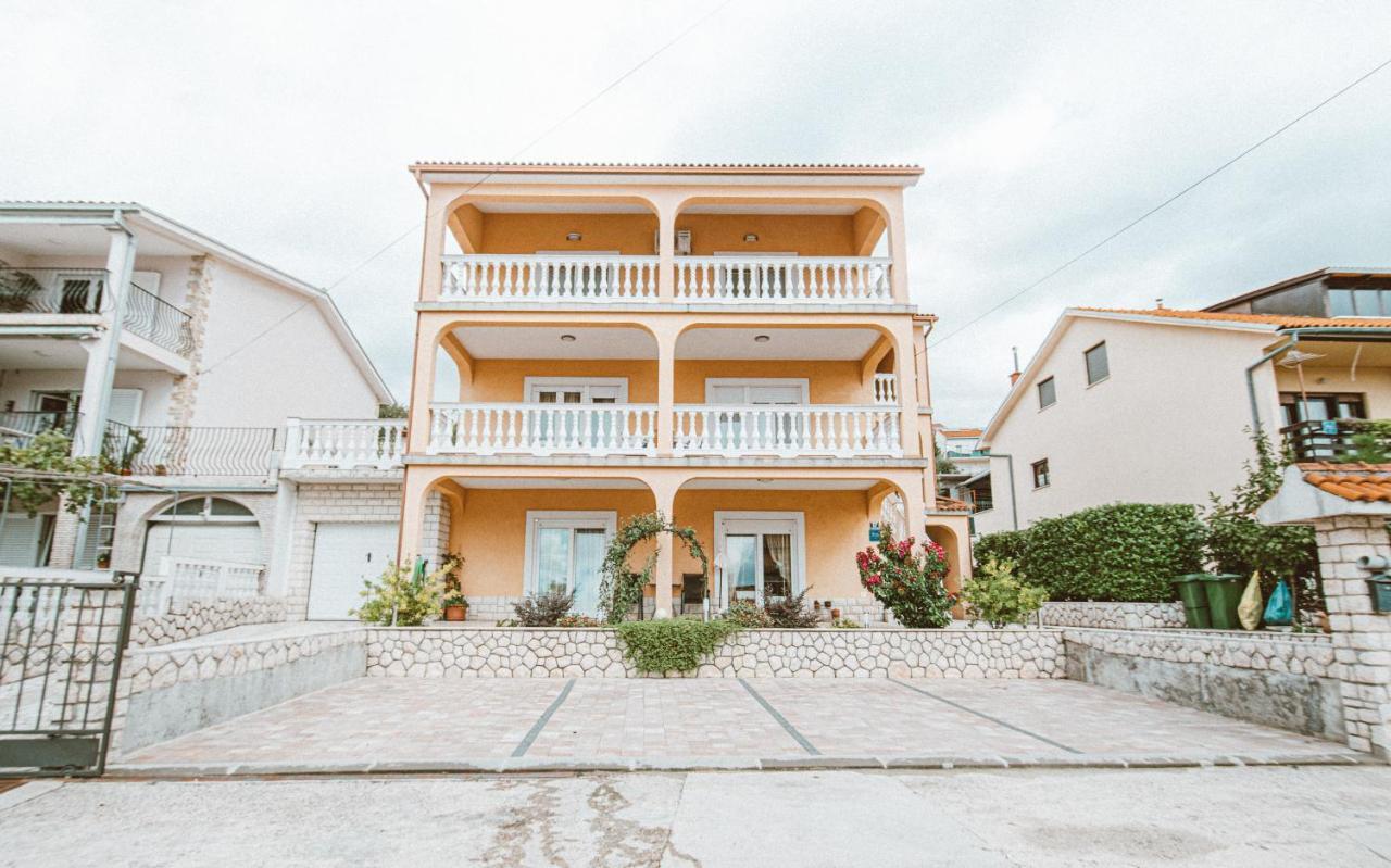 Apartments Vukic Crikvenica Luaran gambar